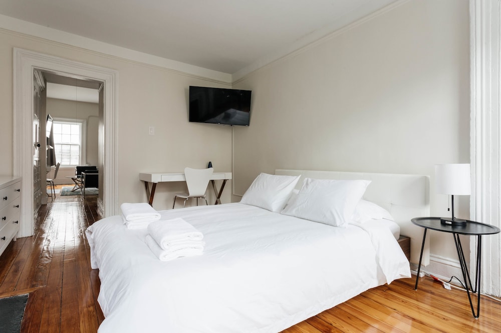 Traditional Apartment photo 1