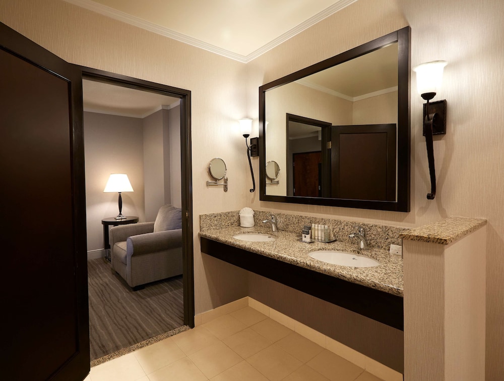 Junior Suite, 1 King Bed, Non Smoking - Photo 4
