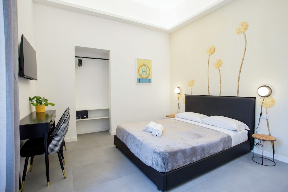 Deluxe Studio Suite