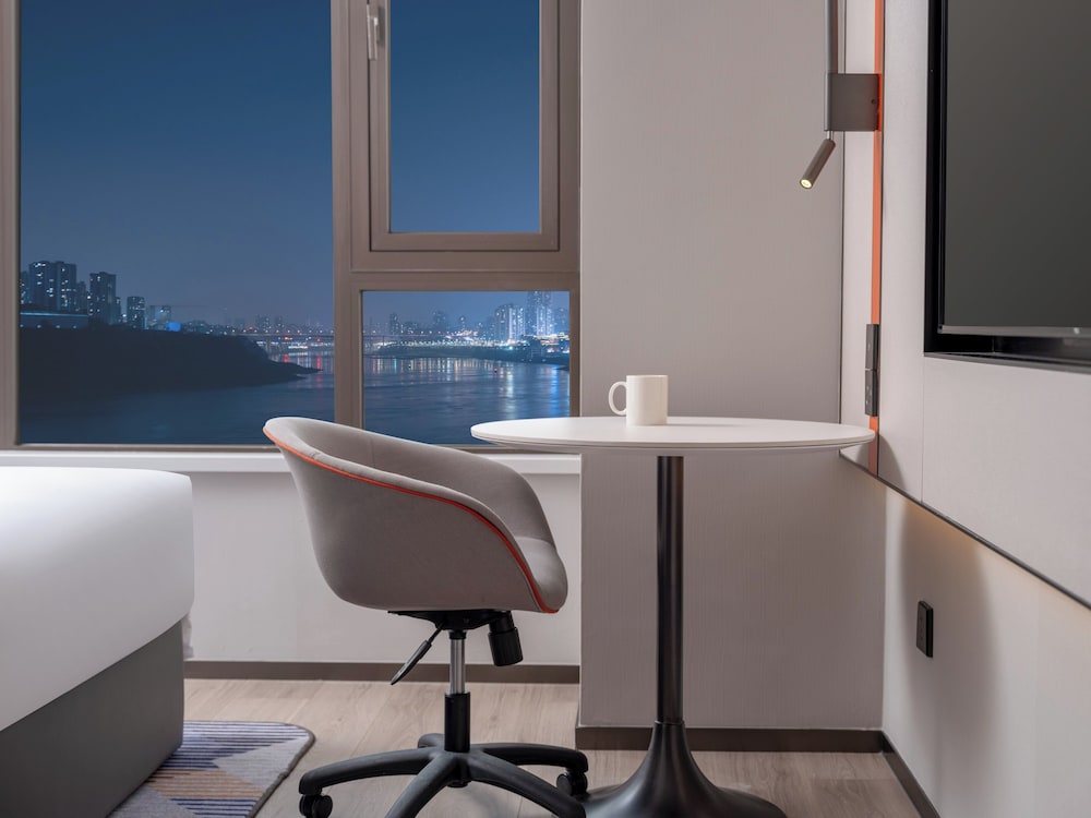 1 King Standard River View