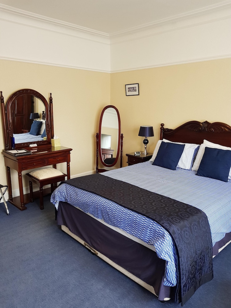Double Room, 1 King Bed, Ensuite photo 3