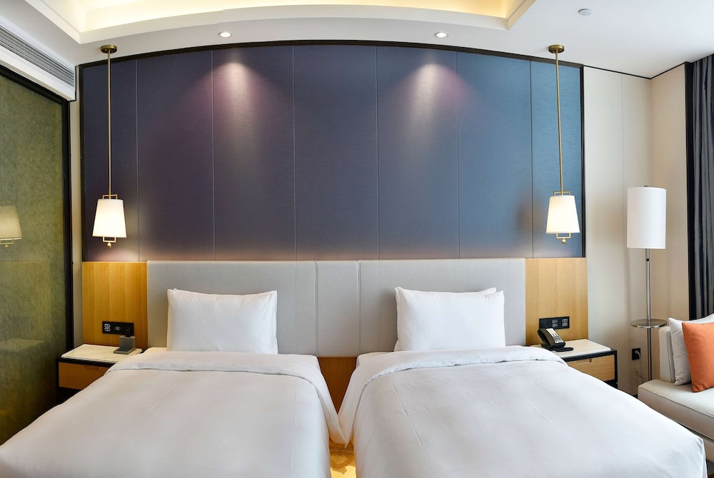 Superior Room, 2 Twin Beds, Smoking, Garden View