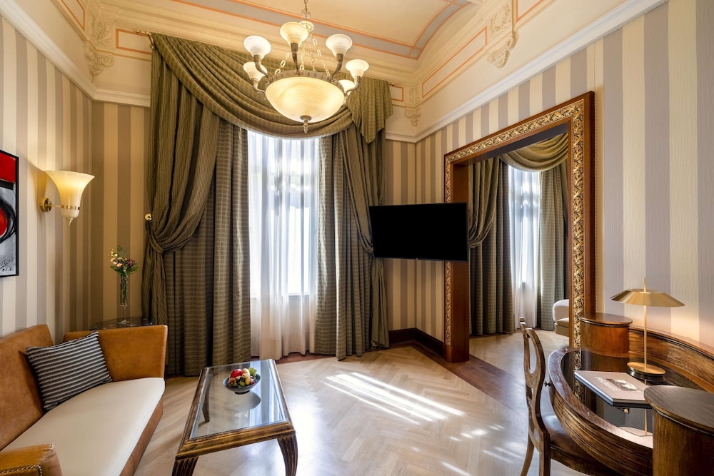 Suite with 3 Adults Occupancy and Extra Bed (Non Smoking)