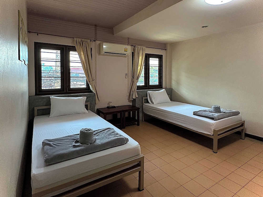 Private Room with Share Bathroom