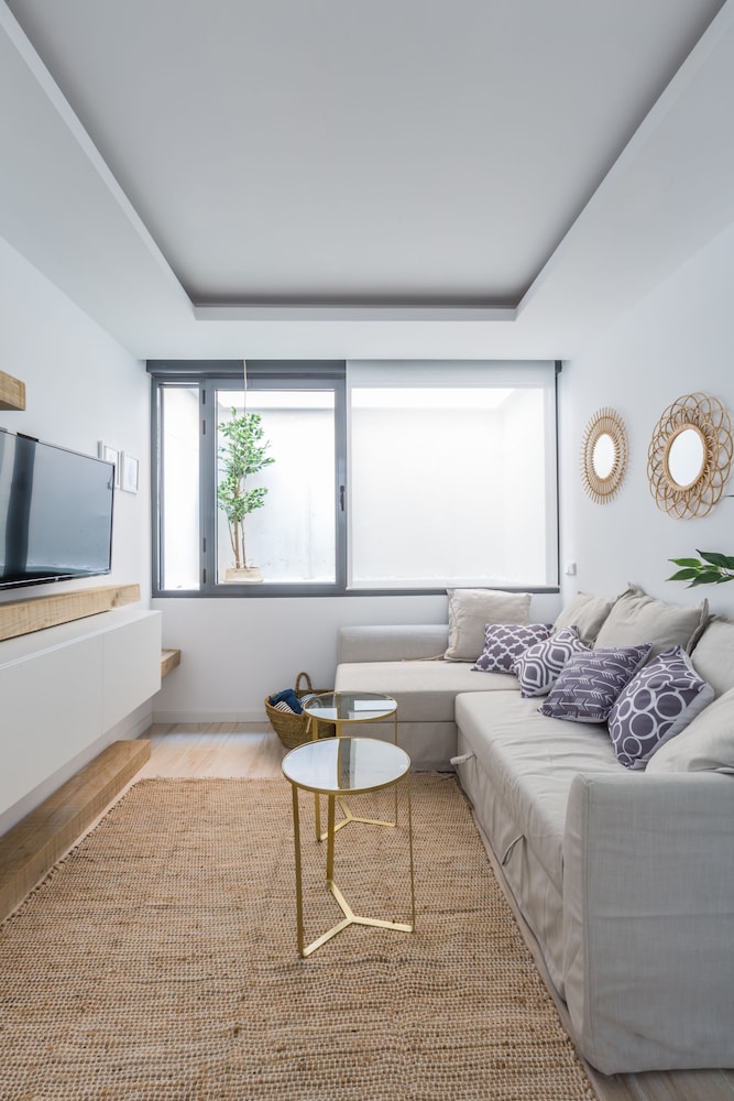 Apartment, Ground Floor - Photo 7