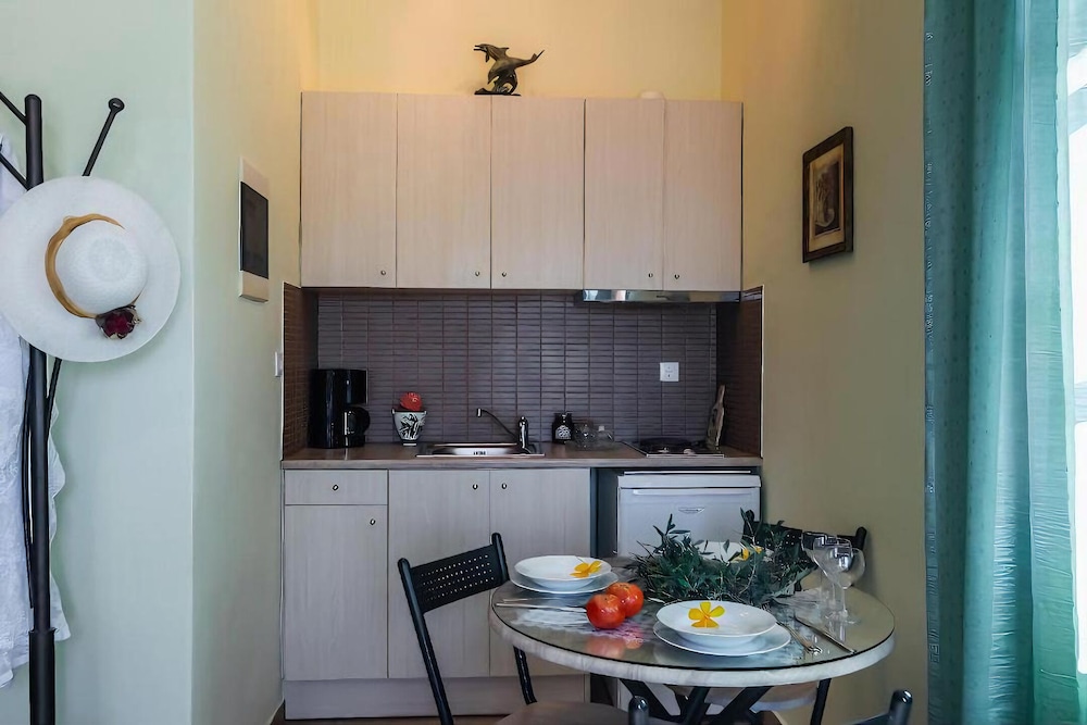 Standard Studio, Valley View
