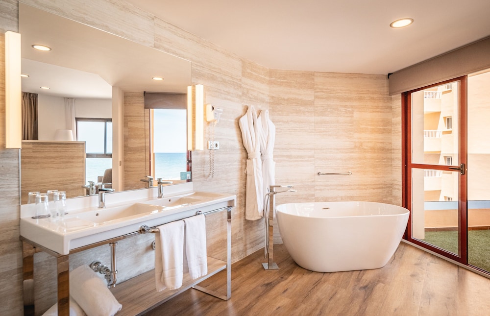 Junior Suite, Terrace, Sea View - Photo 9