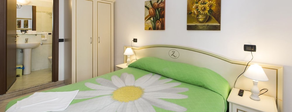 Triple Room - Photo 13