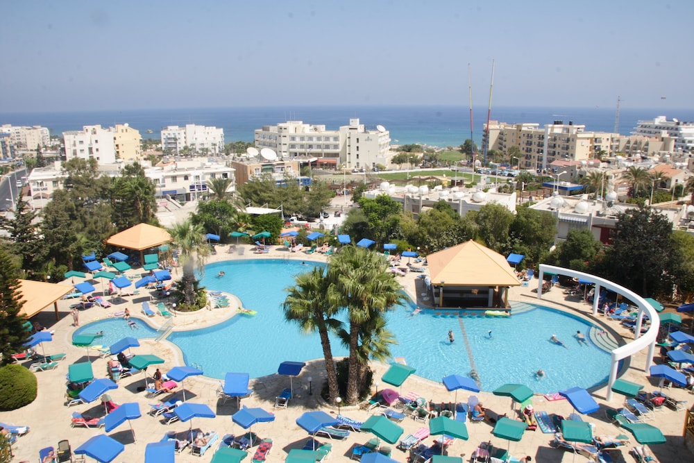 Double or Twin Room, Pool View - Photo 2