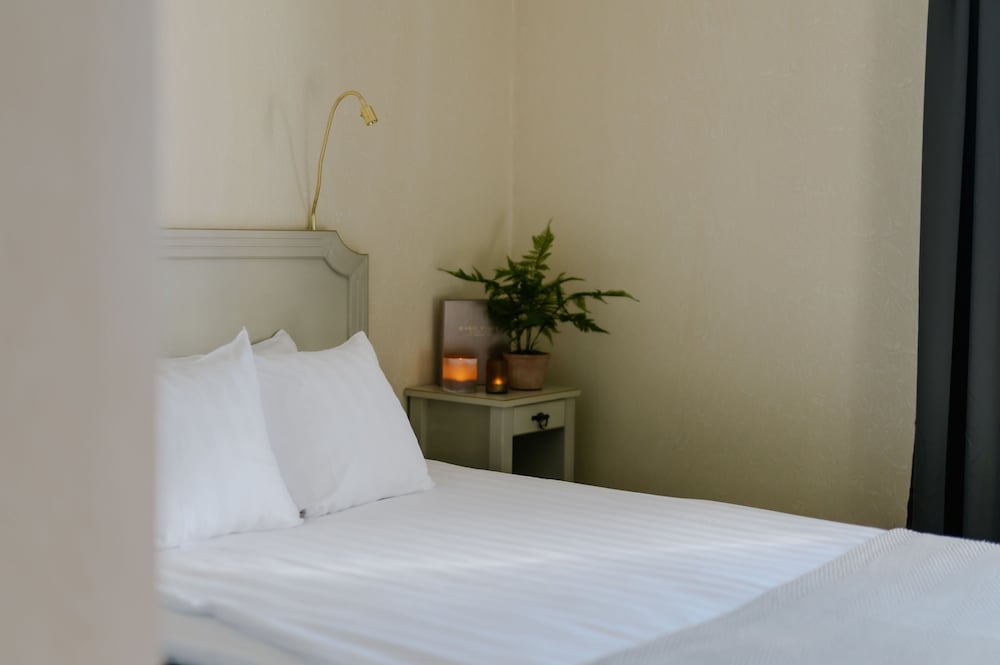 Basic Single Room, 1 Large Twin Bed photo 1