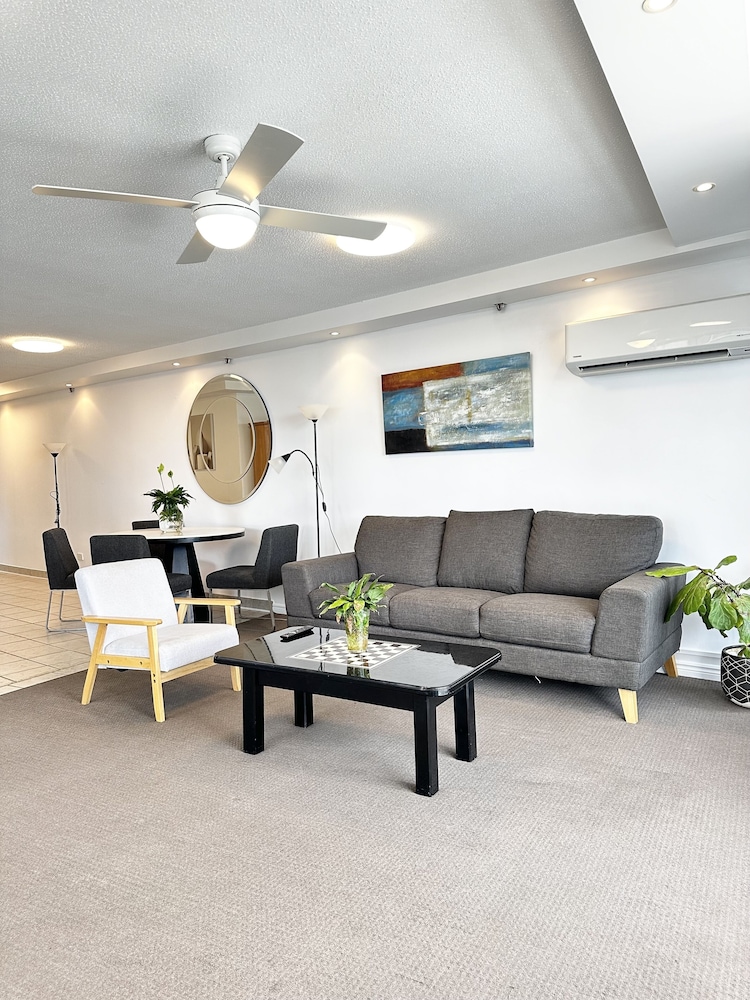 Classic Apartment photo 2