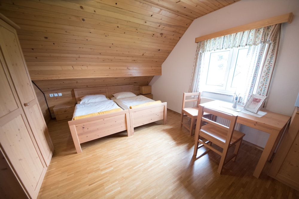 Triple Room, Multiple Beds photo 1