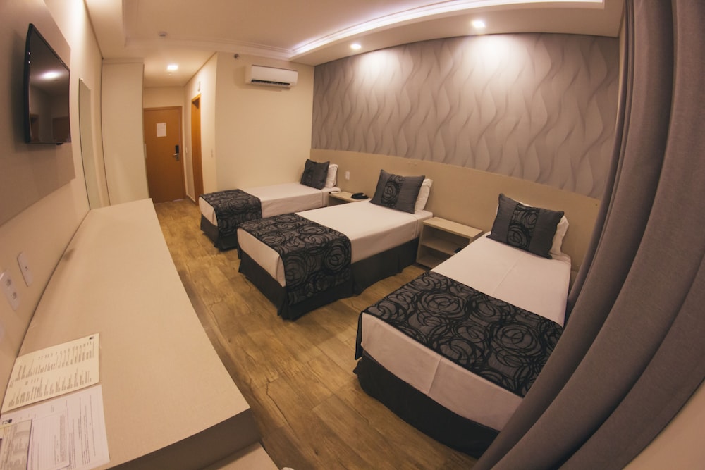 Deluxe Triple Room photo 2