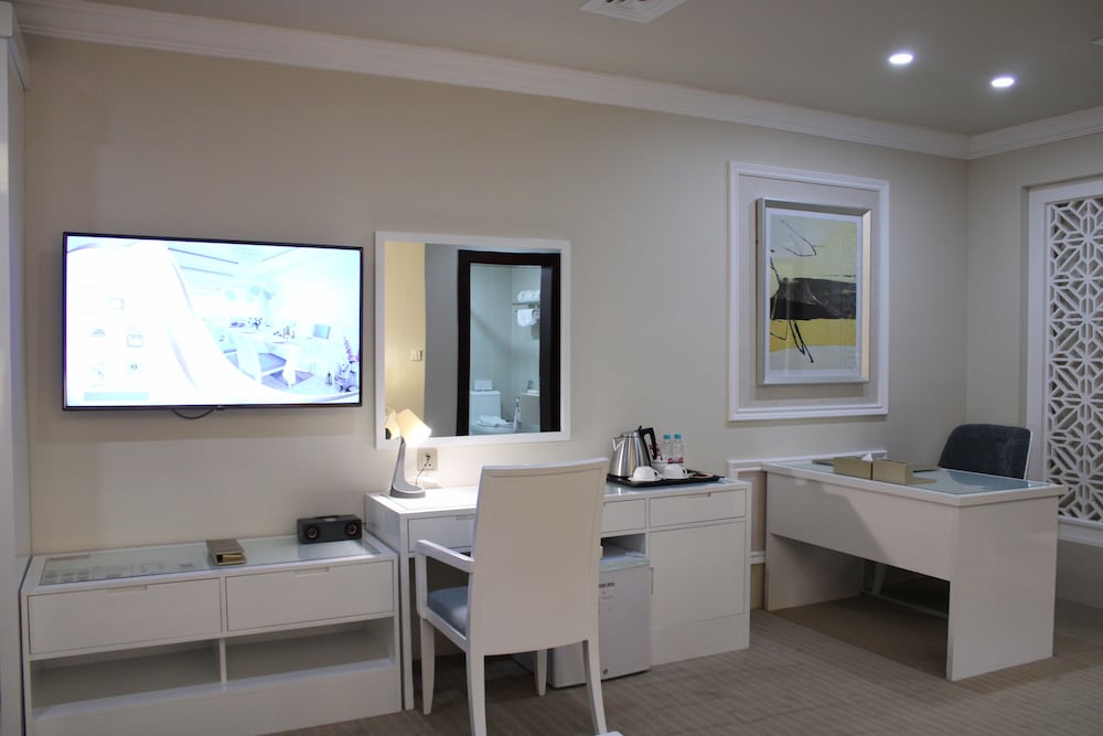 Premium Room - Photo 8