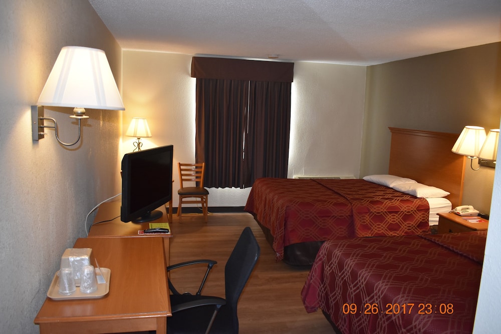 Economy Double Room, 2 Queen Beds - Photo 3