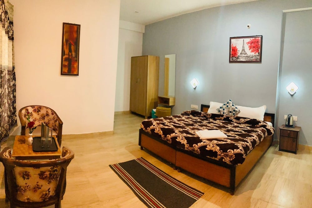 Superior Double Room, City View