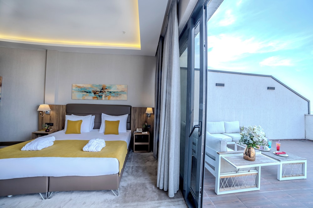 Deluxe Suite