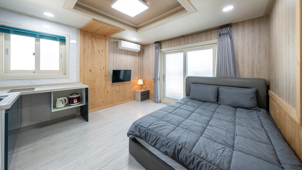 Basic Room, 1 Bedroom (Apt. 201, Building A)