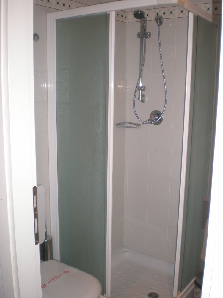 Triple Room - Photo 2