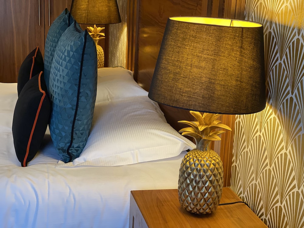 Boutique Suite - Photo 6