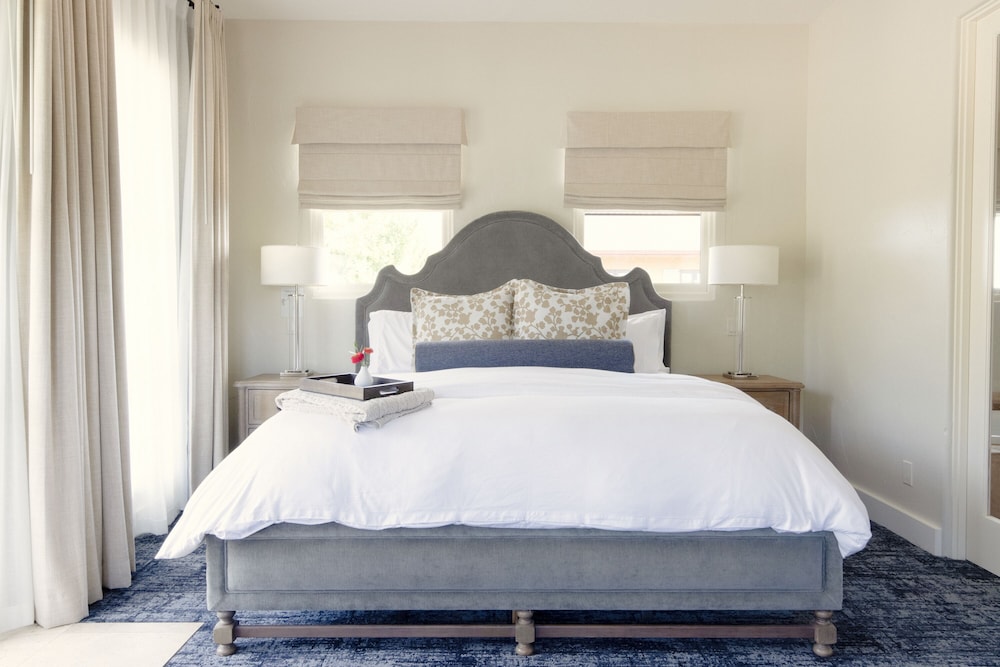 Deluxe Room, 1 King Bed, Valley View (Wine Country - Forest View-340 sq. ft) photo 2