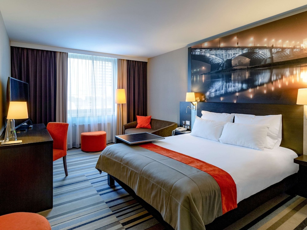Standard Room, 1 Queen Bed