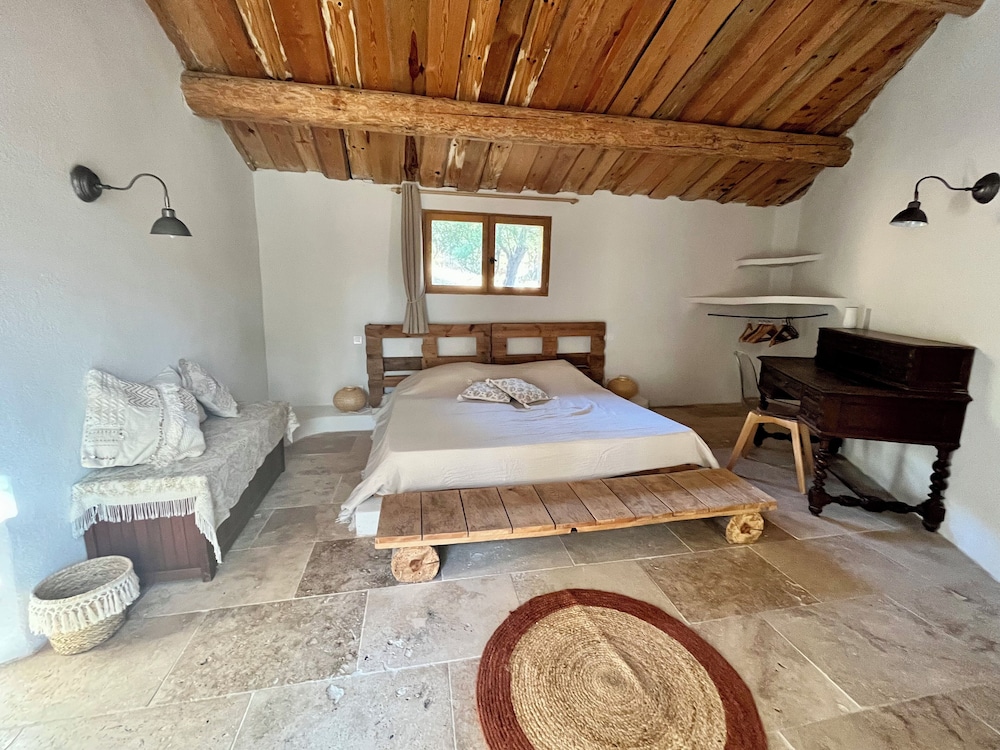 Traditional Villa photo 1