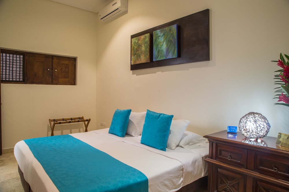Standard Double or Twin Room photo 1