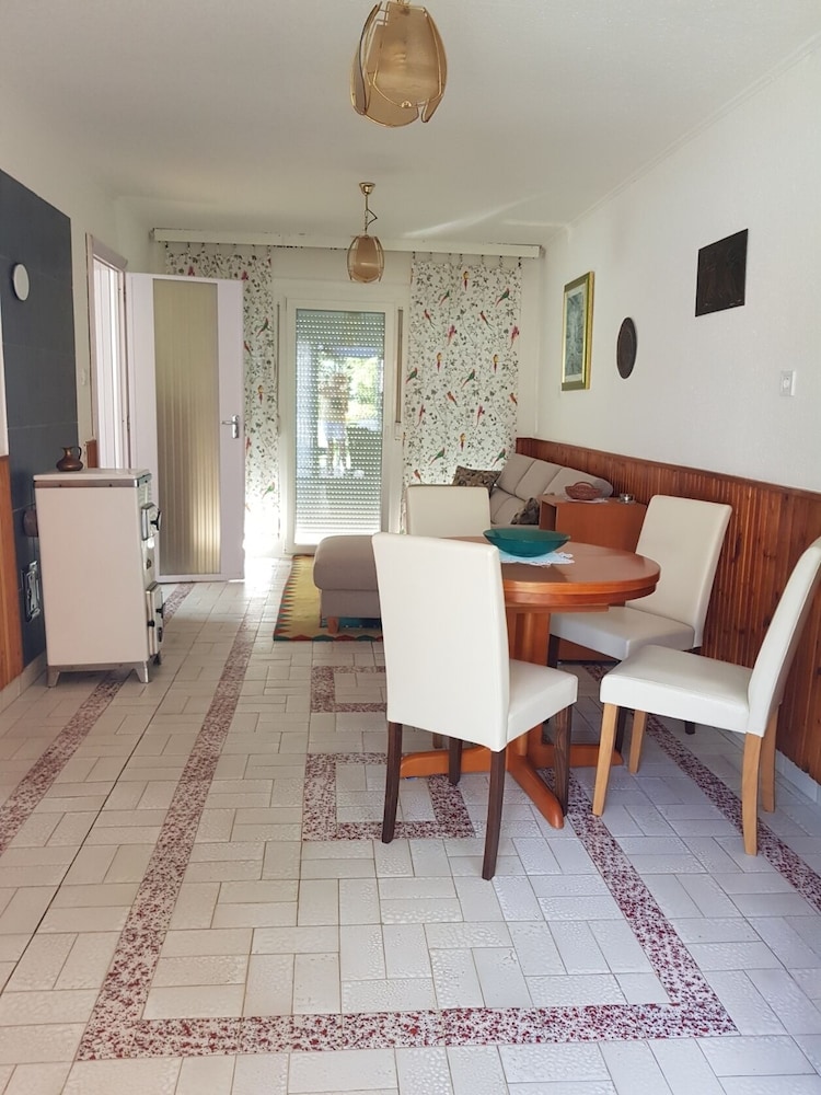 Basic House, 1 Queen Bed with Sofa bed, Patio, Garden View photo 1