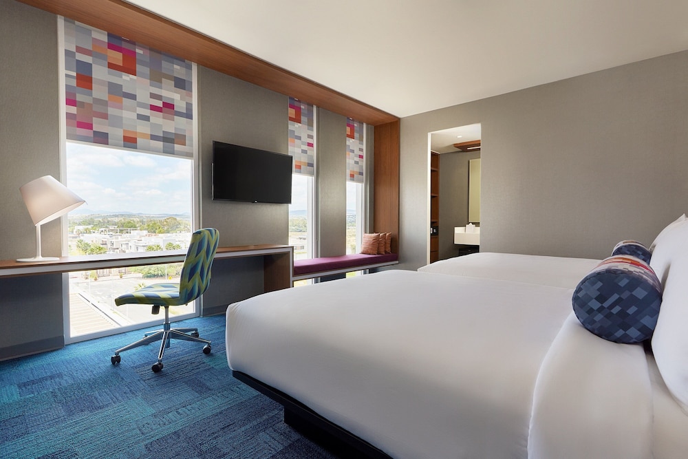 Room, 2 Queen Beds - Photo 1