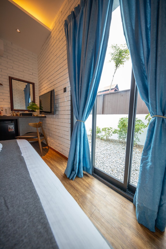 Room, Garden View - Photo 13