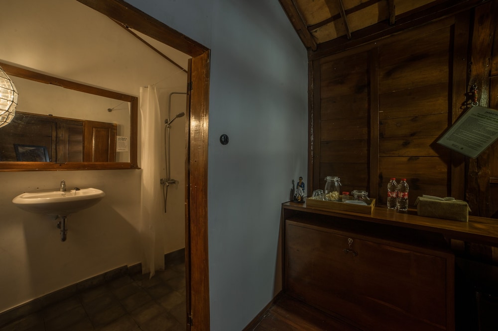 Jepara Triple Bed - Photo 23