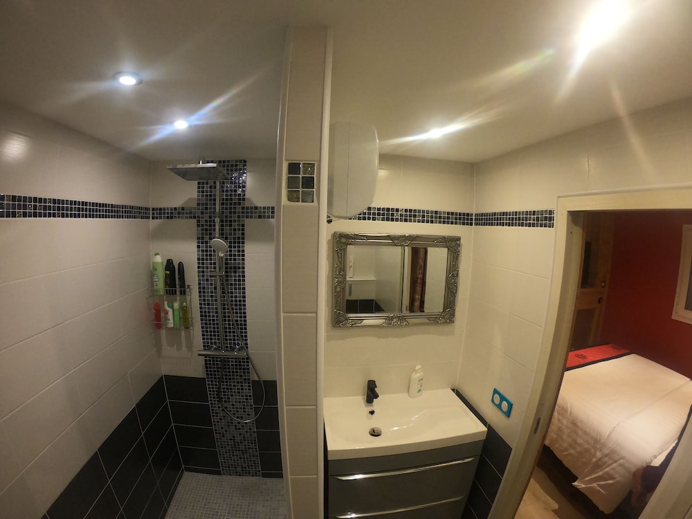 Comfort Studio, Private Bathroom - Photo 9