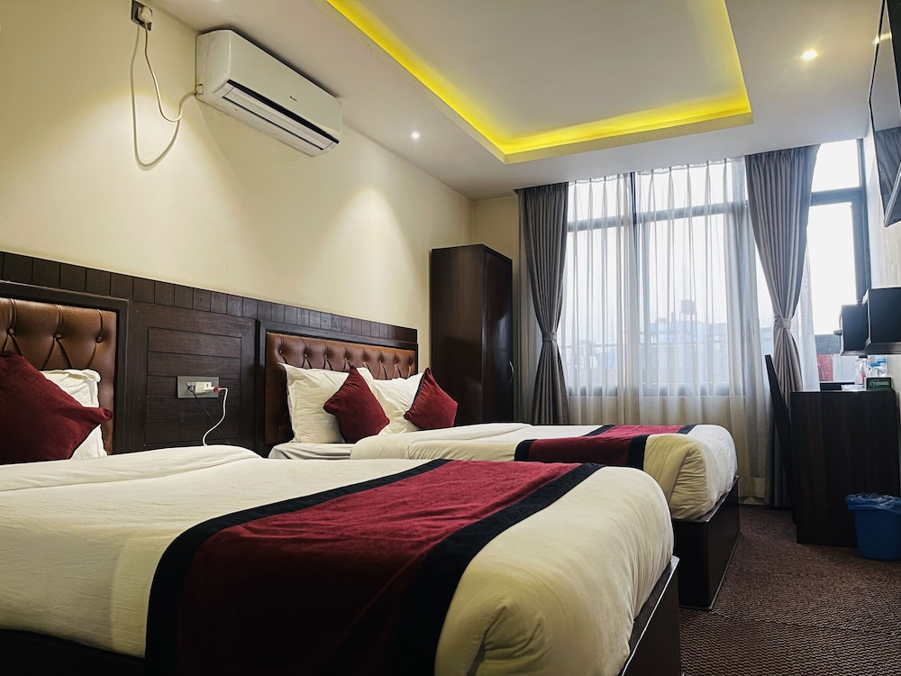 Double or Twin Room - Photo 2