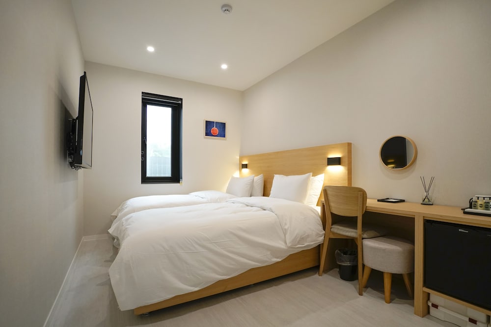 City Twin Room photo 3