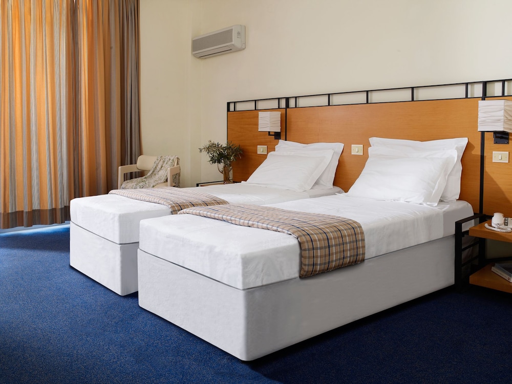 Economy Double Or Twin Room photo 3