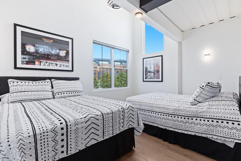 Cabin, Private Bathroom, City View (711 Stadium Container CH)