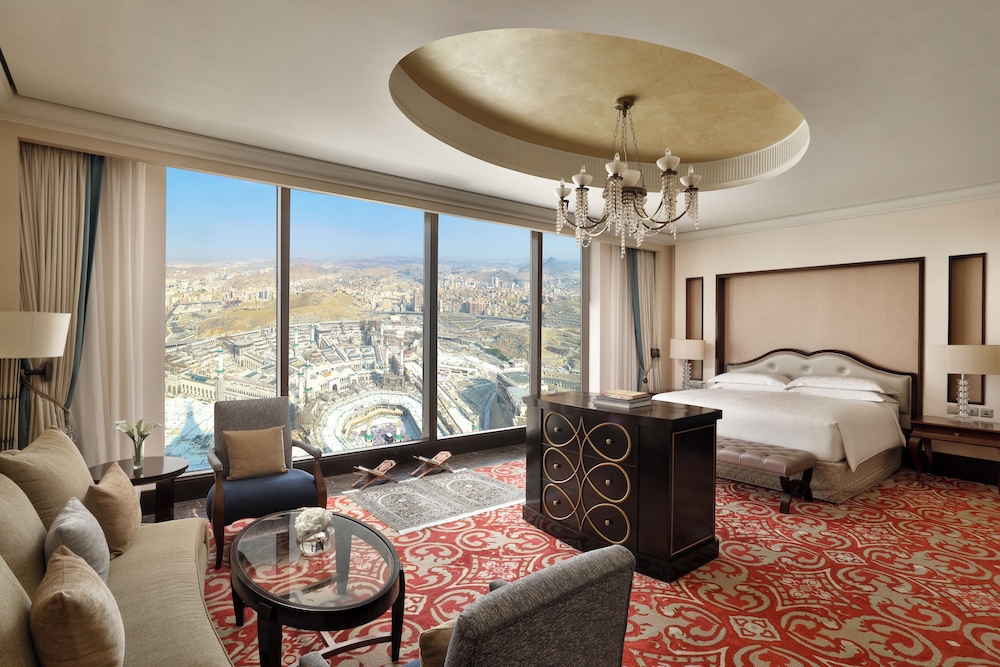Grand Suite, 1 King Bed with Sofa bed (Kaaba)