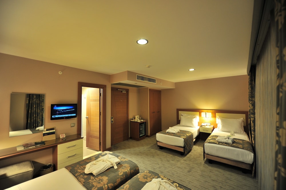 Standard Double or Twin Room, 1 Bedroom, Non Smoking, City View photo 2