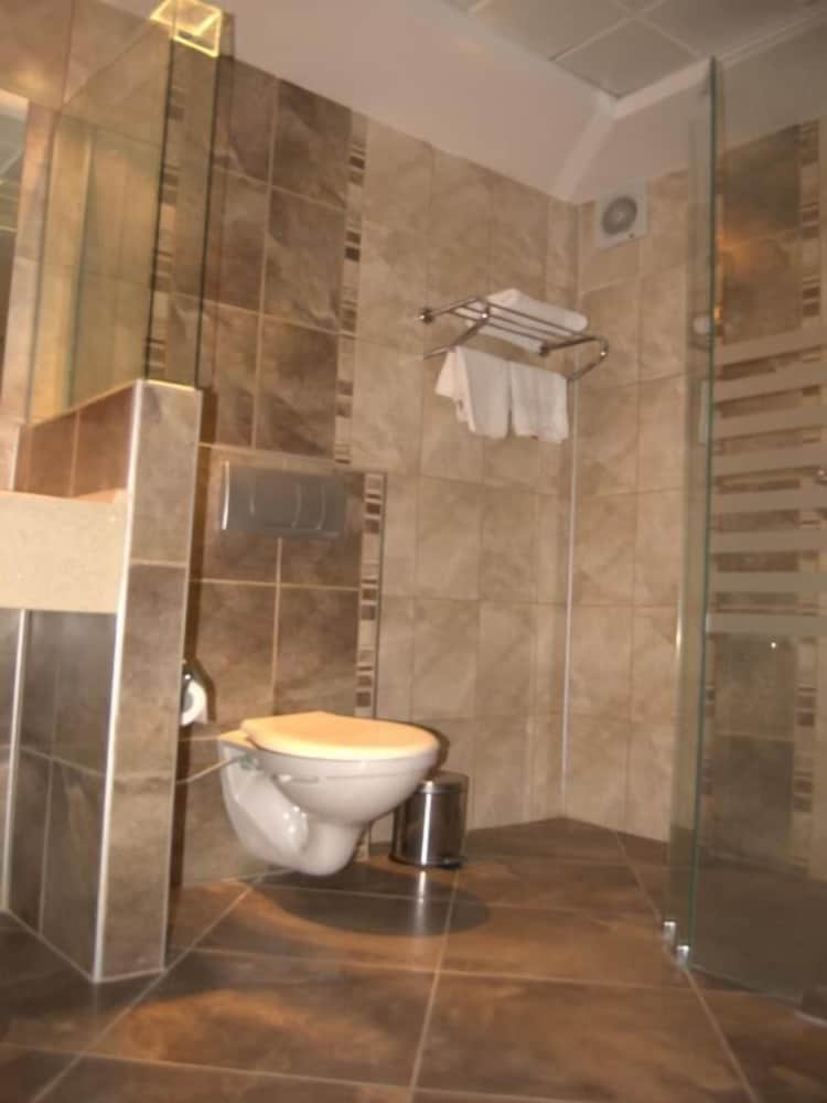 Standard Double Room Single Use photo 3