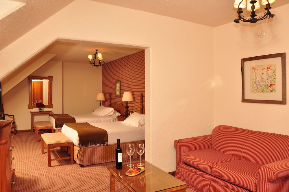 Traditional Studio, 2 Twin Beds