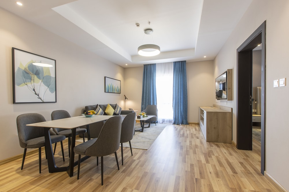 Executive Suite photo 2
