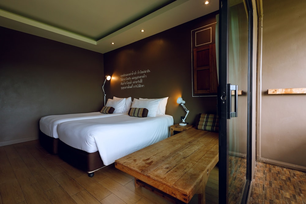 Deluxe Twin Room, Lake View photo 2