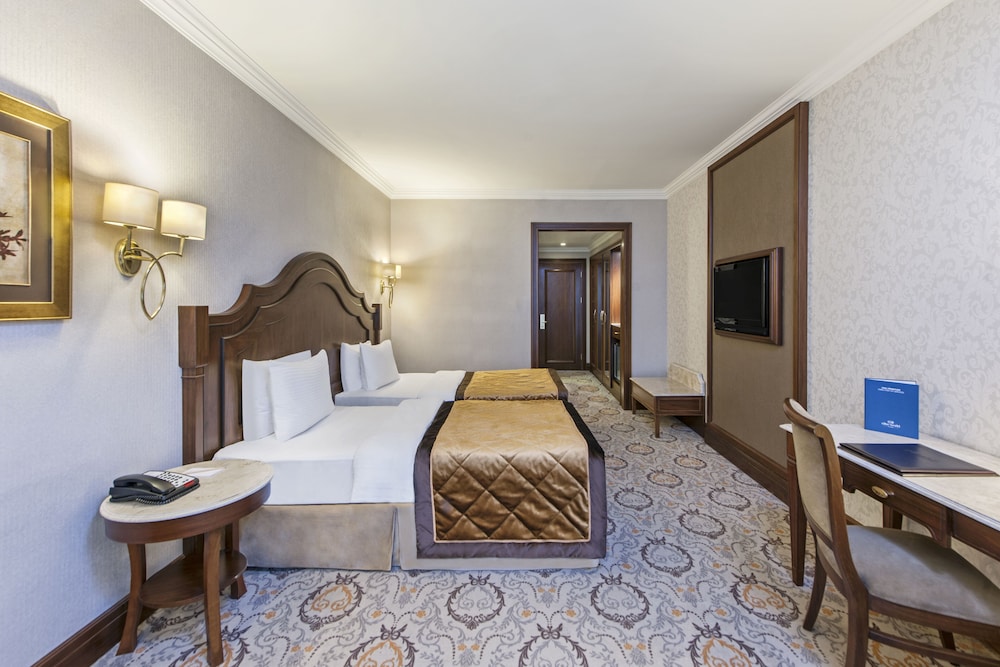 Superior Room with 2 Single Beds photo 3