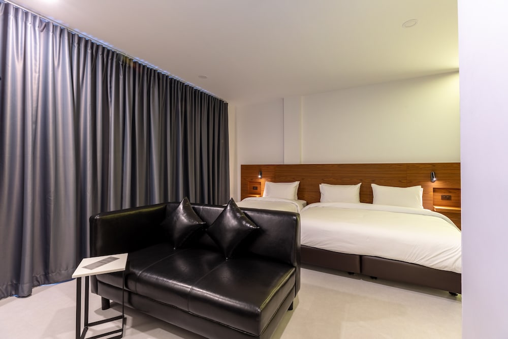 Triple Room with Private Bathroom photo 2
