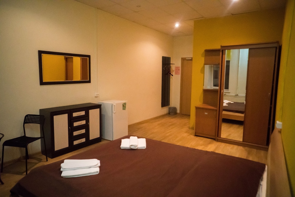 Economy Double Room, Private Bathroom photo 3