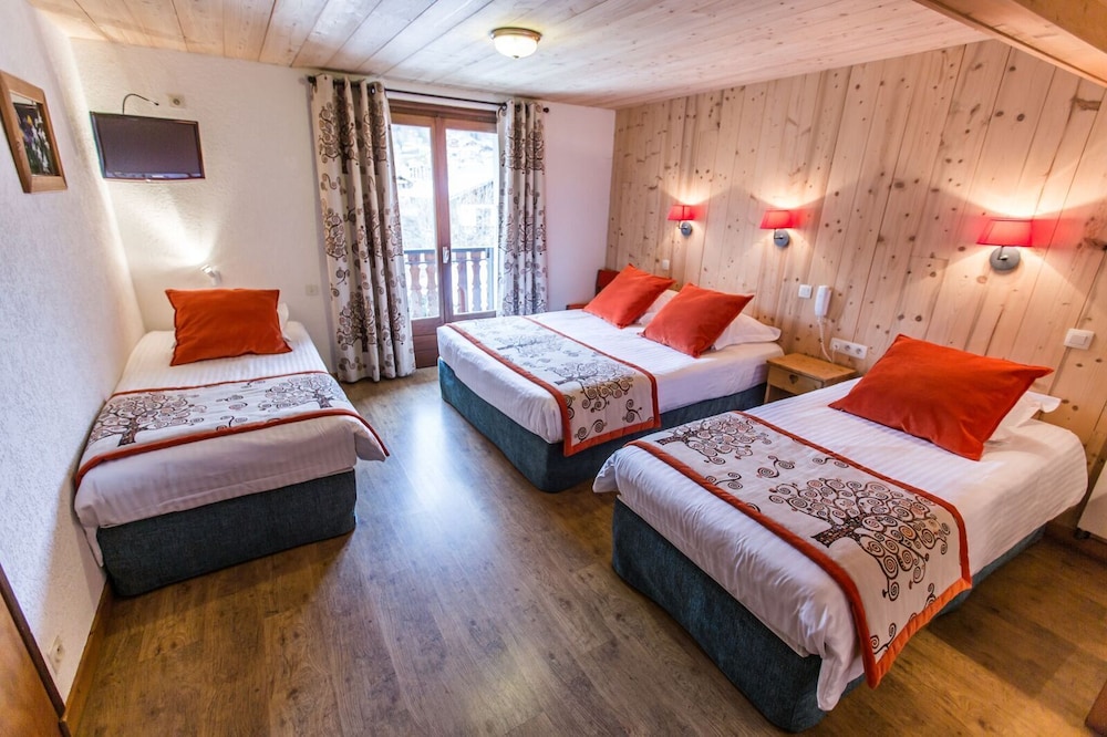 Classic Quadruple Room