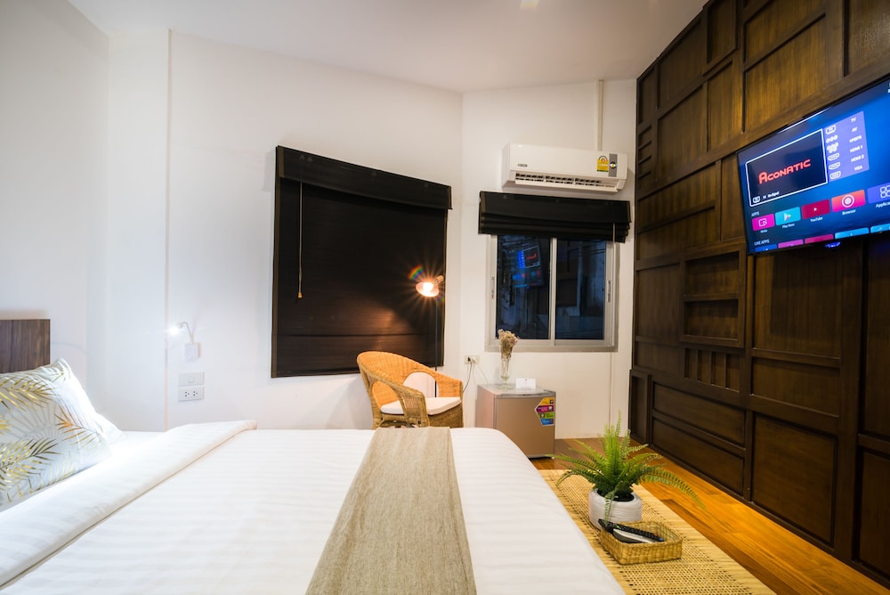 Studio with Sofa bed photo 2