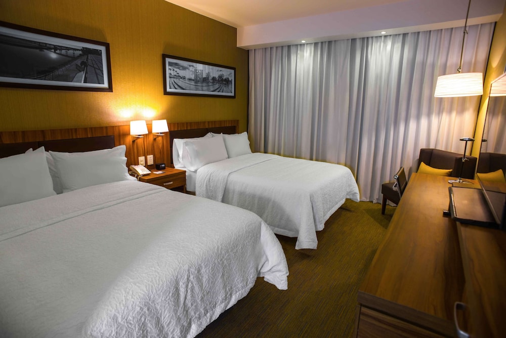 Room, 2 Queen Beds, Non Smoking, Refrigerator photo 1