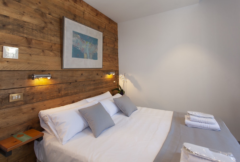 Classic Double Room, 1 Queen Bed, City View - Photo 10